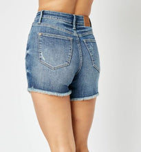 Load image into Gallery viewer, Judy Blue Fray Hem Tummy Control Shorts