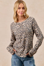 Load image into Gallery viewer, woman wearing leopard top