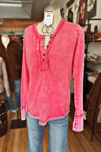 Load image into Gallery viewer, Mineral Wash Thumb Hole Cuff Top