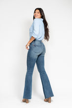 Load image into Gallery viewer, JUDY BLUE Mid Rise Vintage Flare Jean w/ TUMMY CONTROL