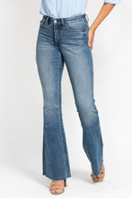 Load image into Gallery viewer, JUDY BLUE Mid Rise Vintage Flare Jean w/ TUMMY CONTROL