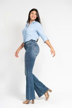Load image into Gallery viewer, JUDY BLUE Mid Rise Vintage Flare Jean w/ TUMMY CONTROL