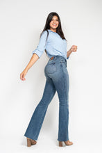 Load image into Gallery viewer, JUDY BLUE Mid Rise Vintage Flare Jean w/ TUMMY CONTROL