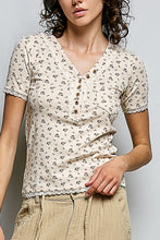 Load image into Gallery viewer, Woman wearing a floral blouse against a plain background