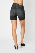 Load image into Gallery viewer, JUDY BLUE Rigid Magic Raw Hem Shorts