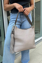 Load image into Gallery viewer, Jen &amp; Co. - Amber Tassel Hobo Bag: Brown