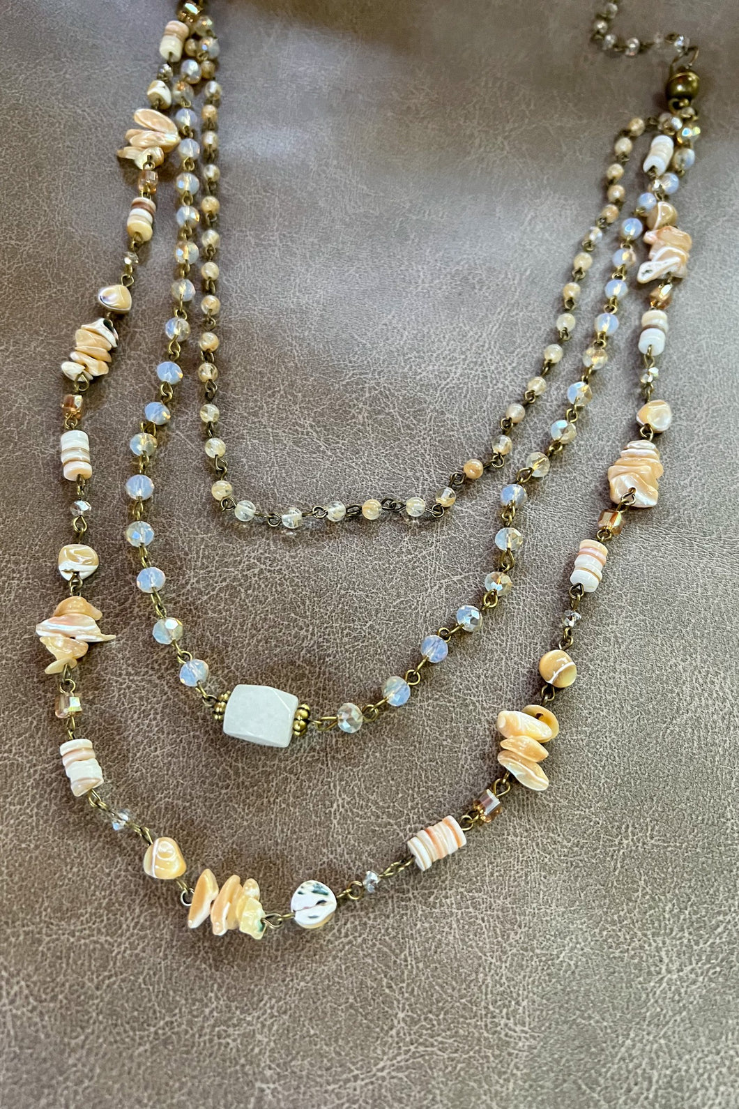 Medina Necklace Beige