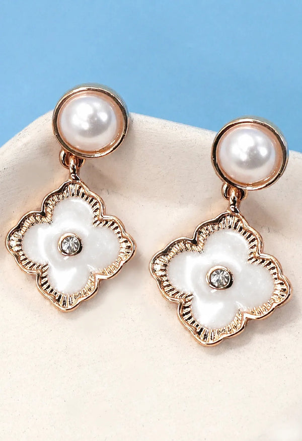 PEARL CLOVER STUD EARRINGS | 80E6956: GOLD
