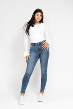 Load image into Gallery viewer, JUDY BLUE Tummy Control Skinny Jean