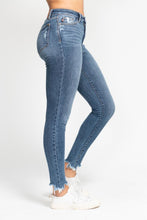 Load image into Gallery viewer, JUDY BLUE Tummy Control Skinny Jean