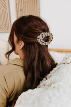 Load image into Gallery viewer, TELETIES - Round Flat Hair Clip | Large | Blonde Tortoise