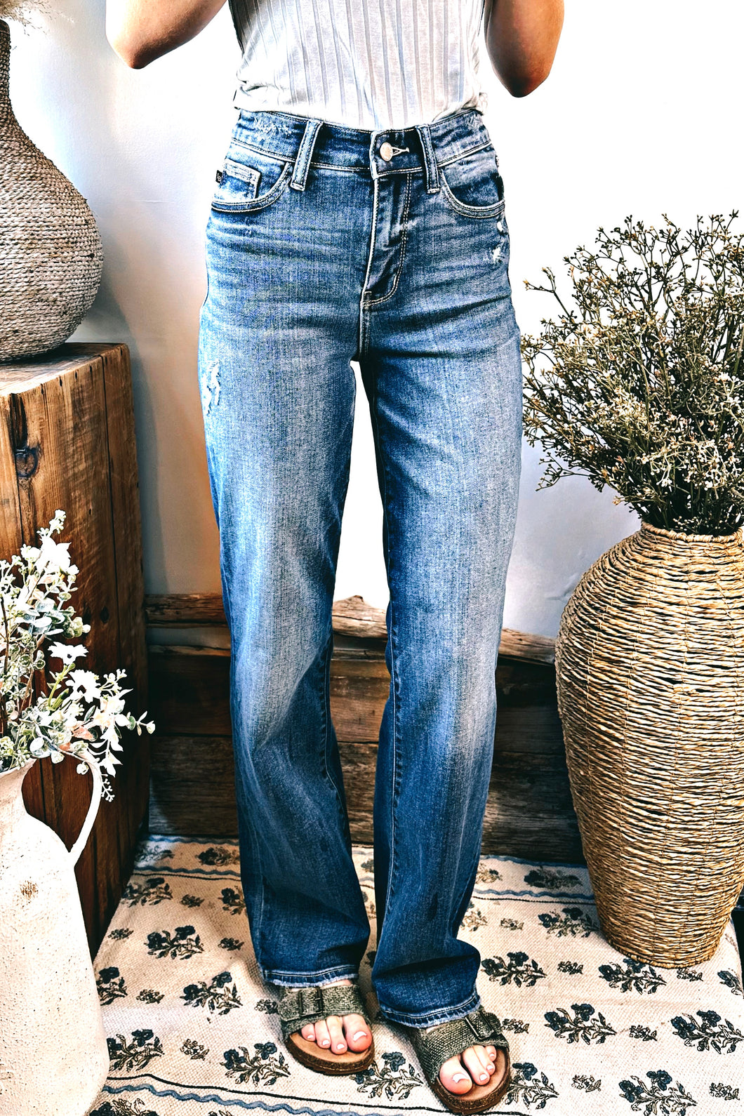 JUDY BLUE 90’s Straight Jean