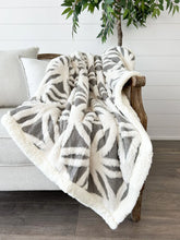 Load image into Gallery viewer, Michelle Mae Starbust Sherpa Blanket