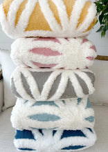 Load image into Gallery viewer, Michelle Mae Starbust Sherpa Blanket