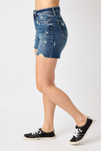 Load image into Gallery viewer, Judy Blue Cut Off Shorts