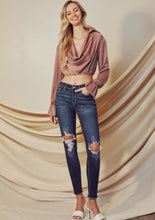 Load image into Gallery viewer, KanCan Distressed Skinny Jean