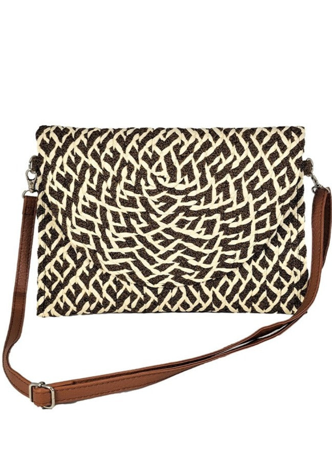 Straw Pattern Clutch Bag